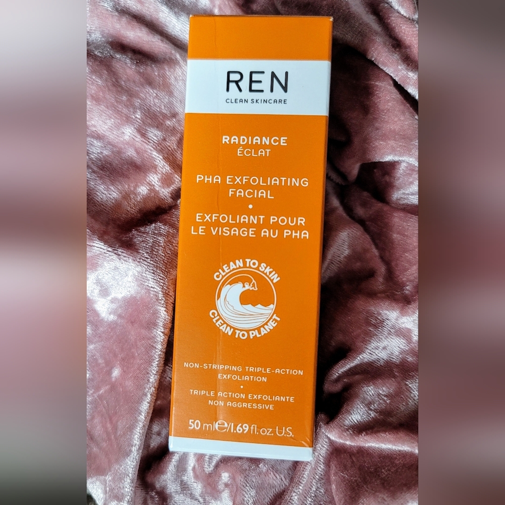 REN Radiance PHA Exfoliating Facial
